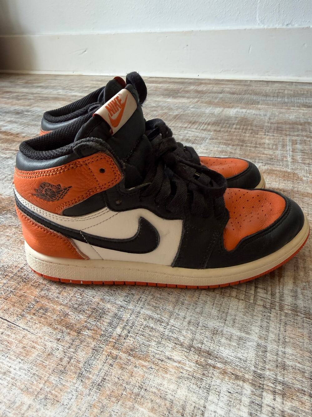 Nike Air Jordan 1 Retro High Top Shattered Backboard Sneaker Orange Black 3Y